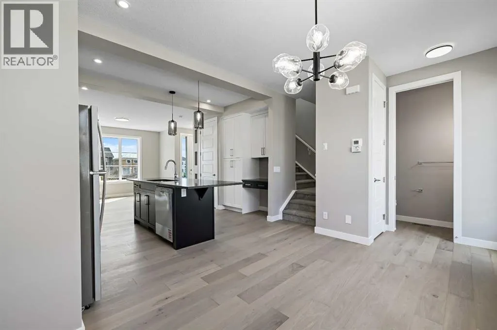 145 Cobblestone Gate SW