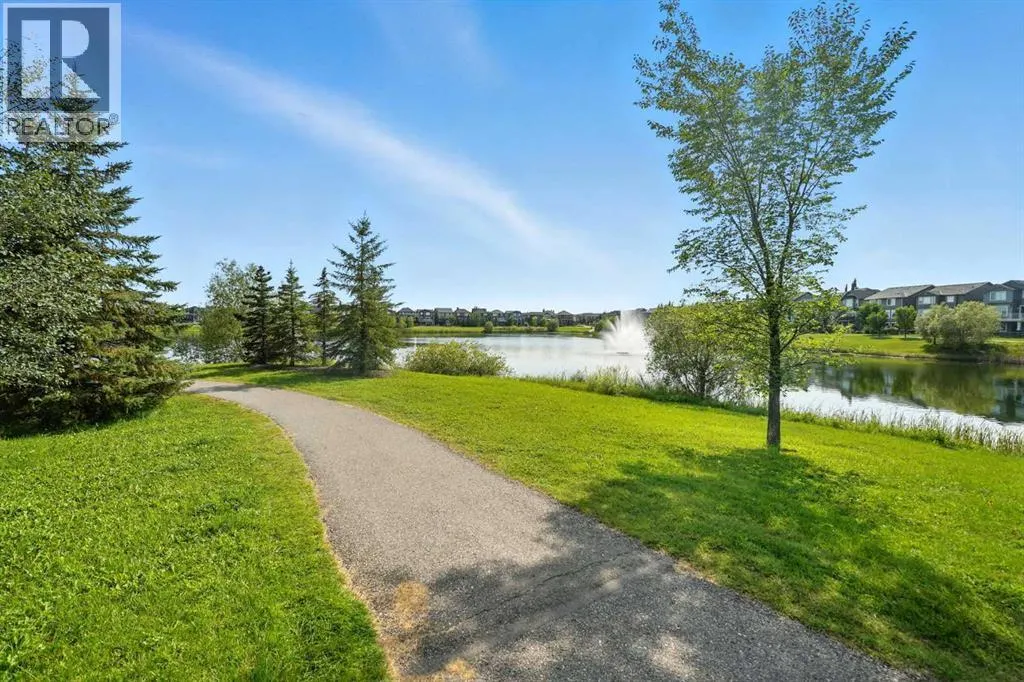220 Legacy Crescent SE