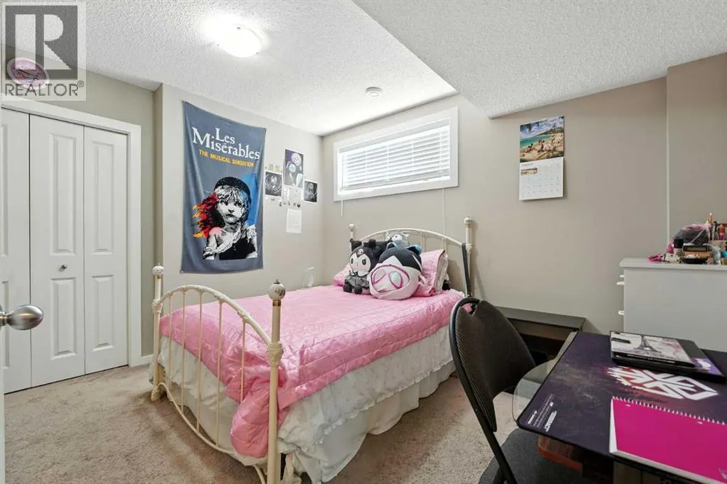 220 Legacy Crescent SE