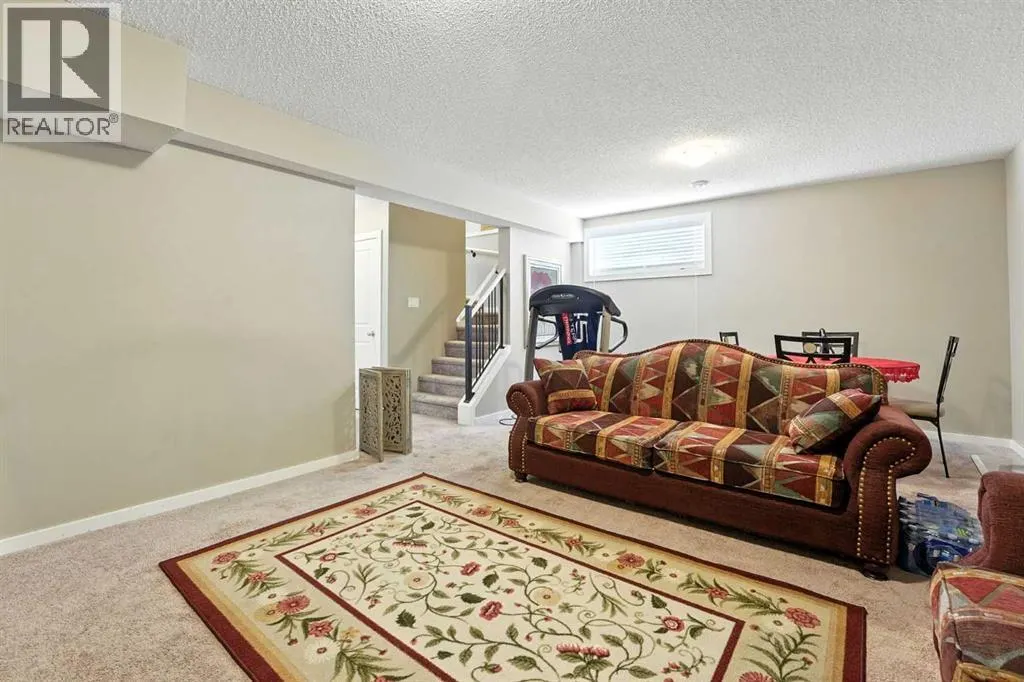 220 Legacy Crescent SE