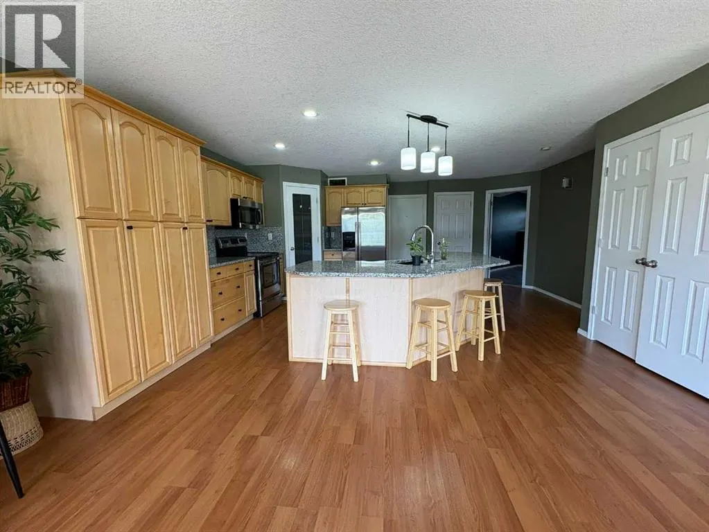 B, 410 Canyon Boulevard W