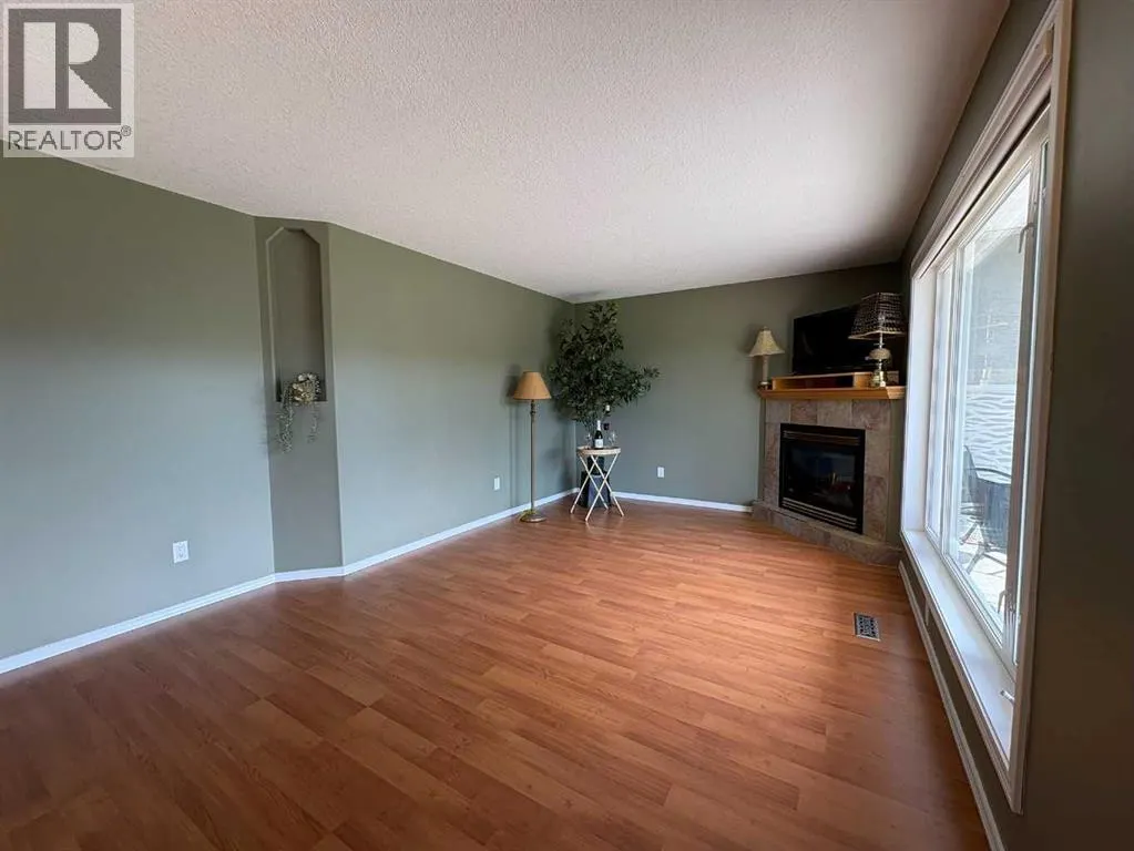 B, 410 Canyon Boulevard W