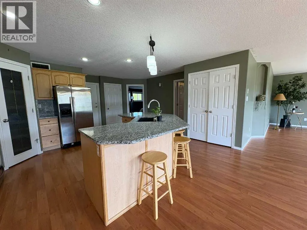 B, 410 Canyon Boulevard W