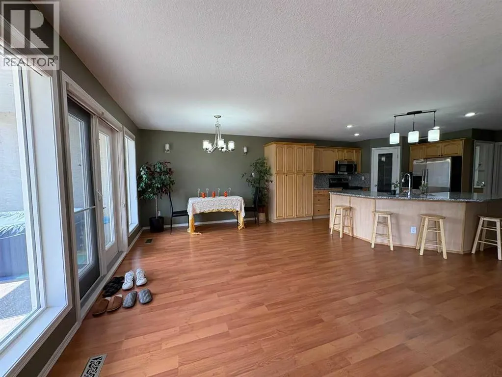 B, 410 Canyon Boulevard W