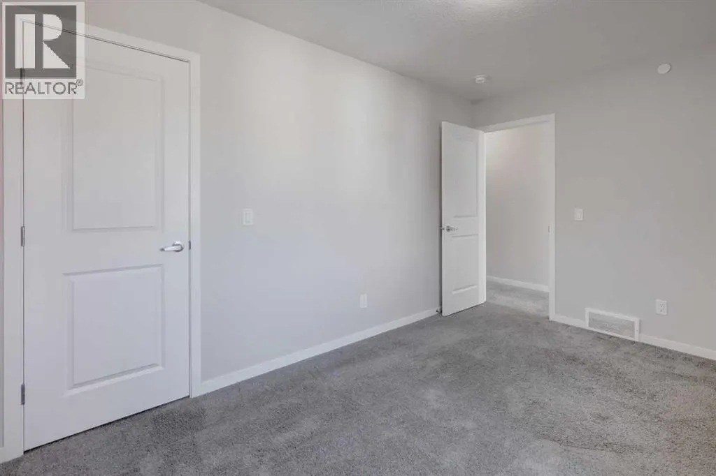 70 Howse Common NE