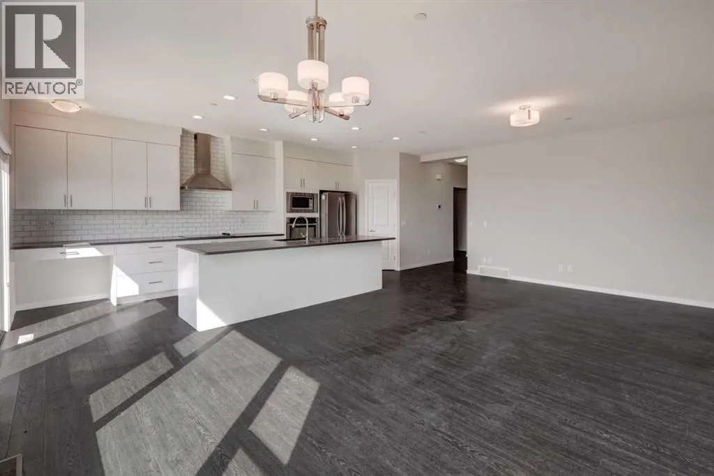 70 Howse Common NE