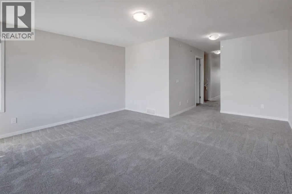 70 Howse Common NE