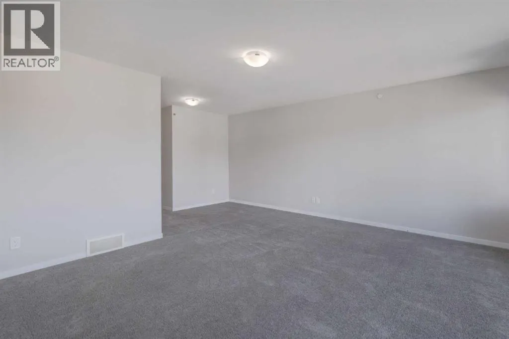 70 Howse Common NE