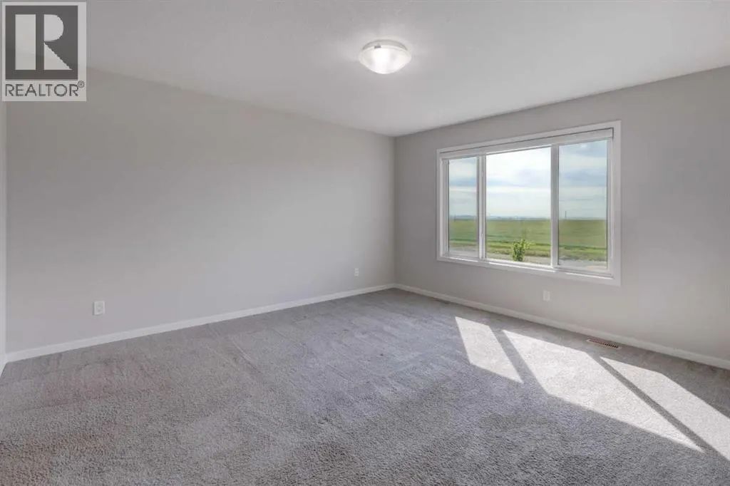 70 Howse Common NE