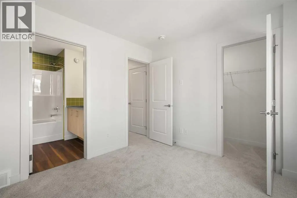 215 Seton Grove SE