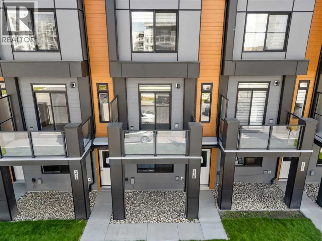 215 Seton Grove SE