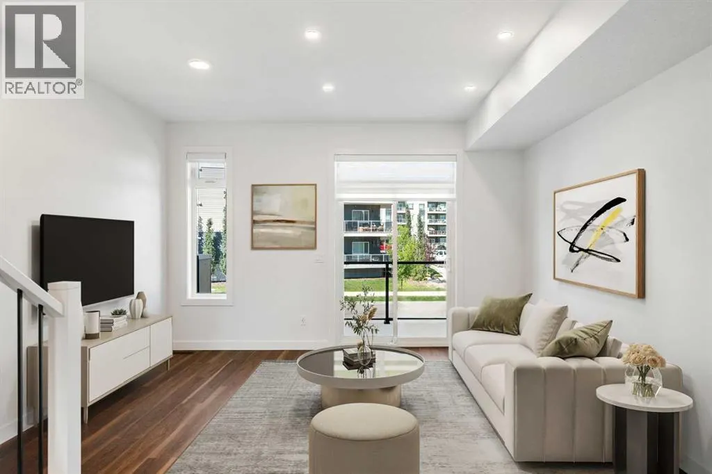 215 Seton Grove SE
