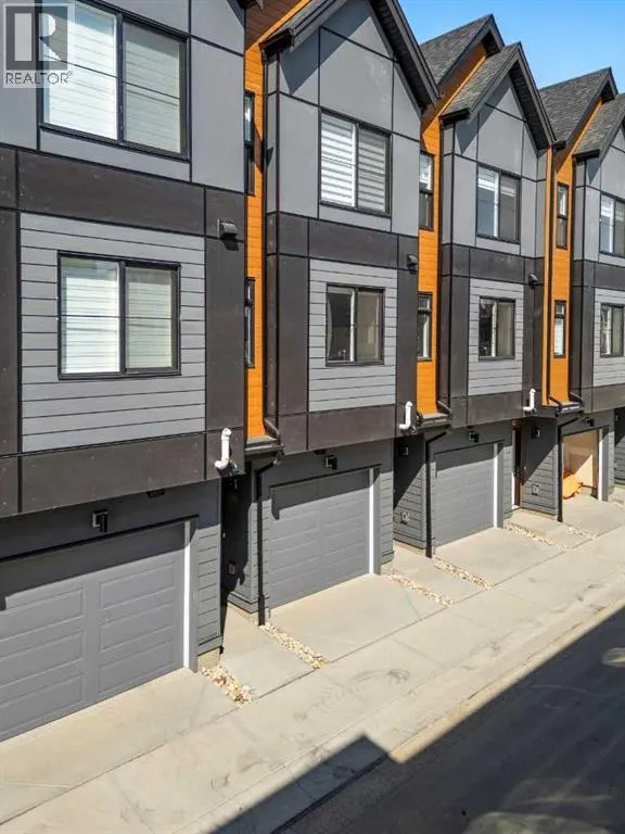 215 Seton Grove SE