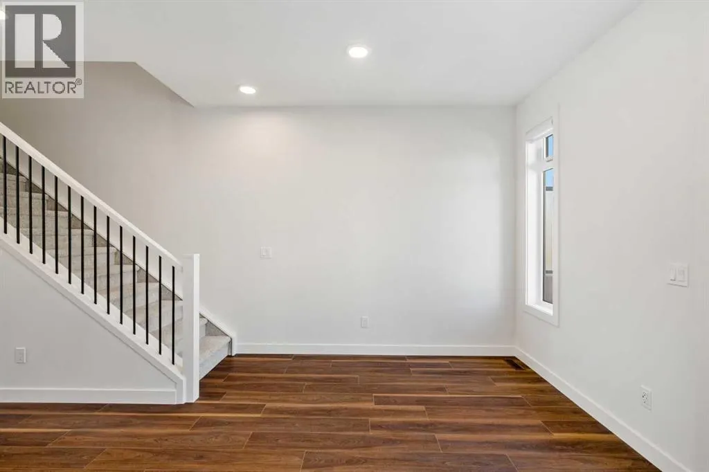 215 Seton Grove SE