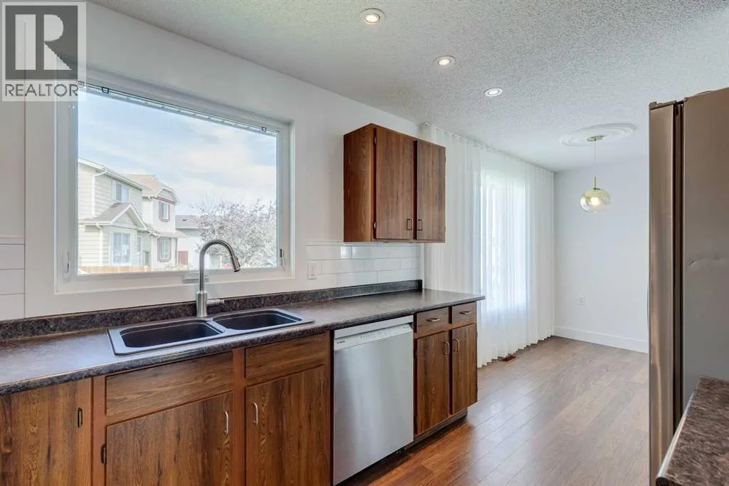 23 Erin Grove Court SE