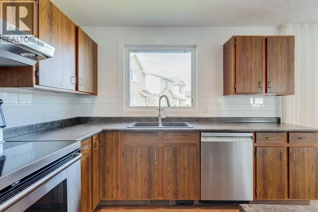 23 Erin Grove Court SE