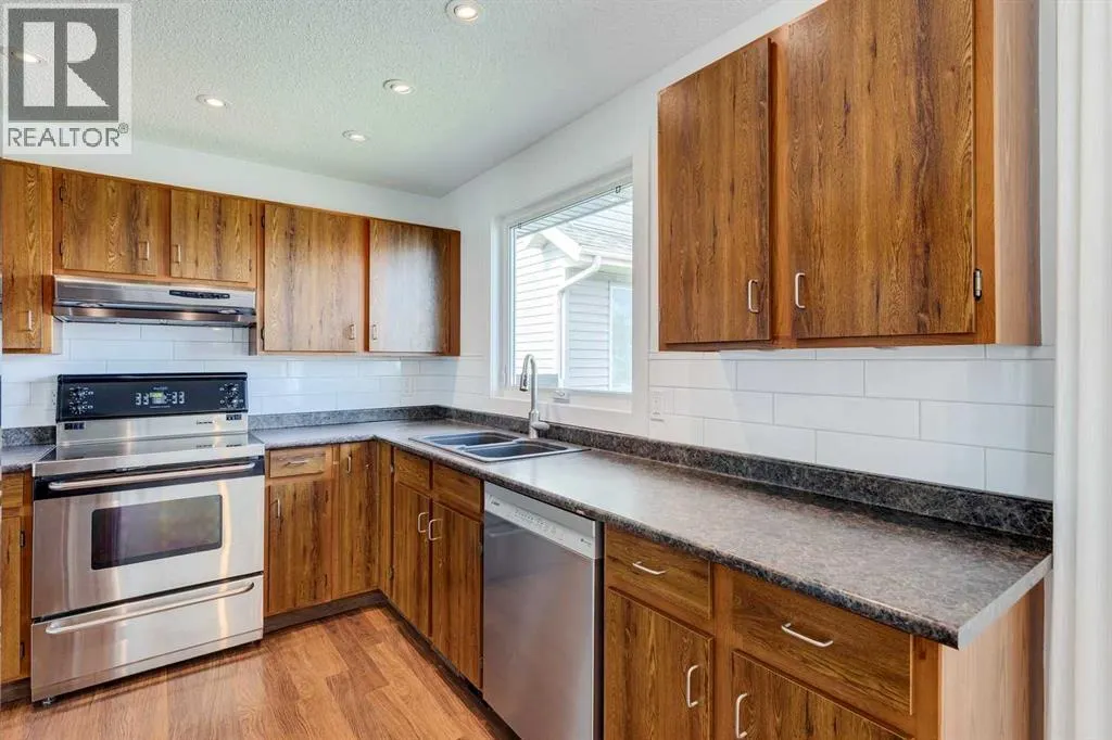 23 Erin Grove Court SE