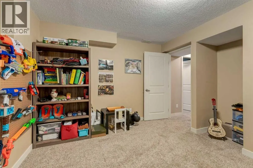 298 River Heights Crescent