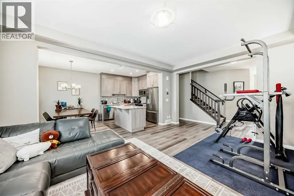 43 Carrington Crescent NW
