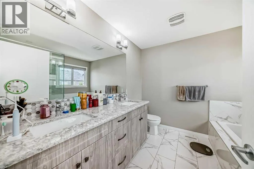 43 Carrington Crescent NW
