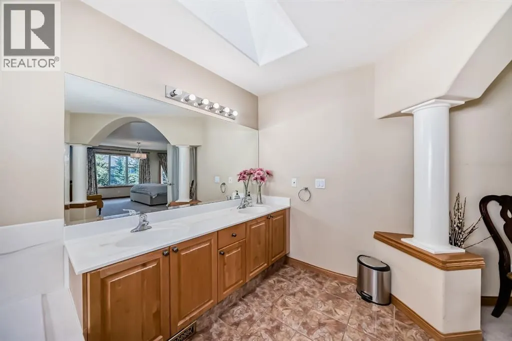 42 West Cedar Point SW