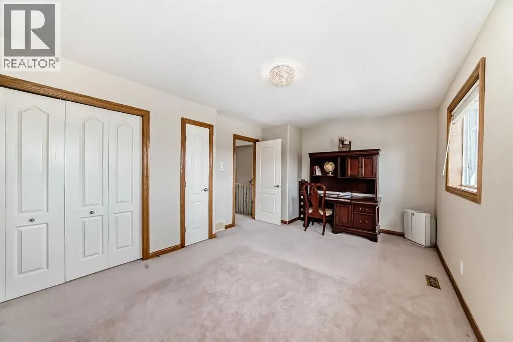 42 West Cedar Point SW
