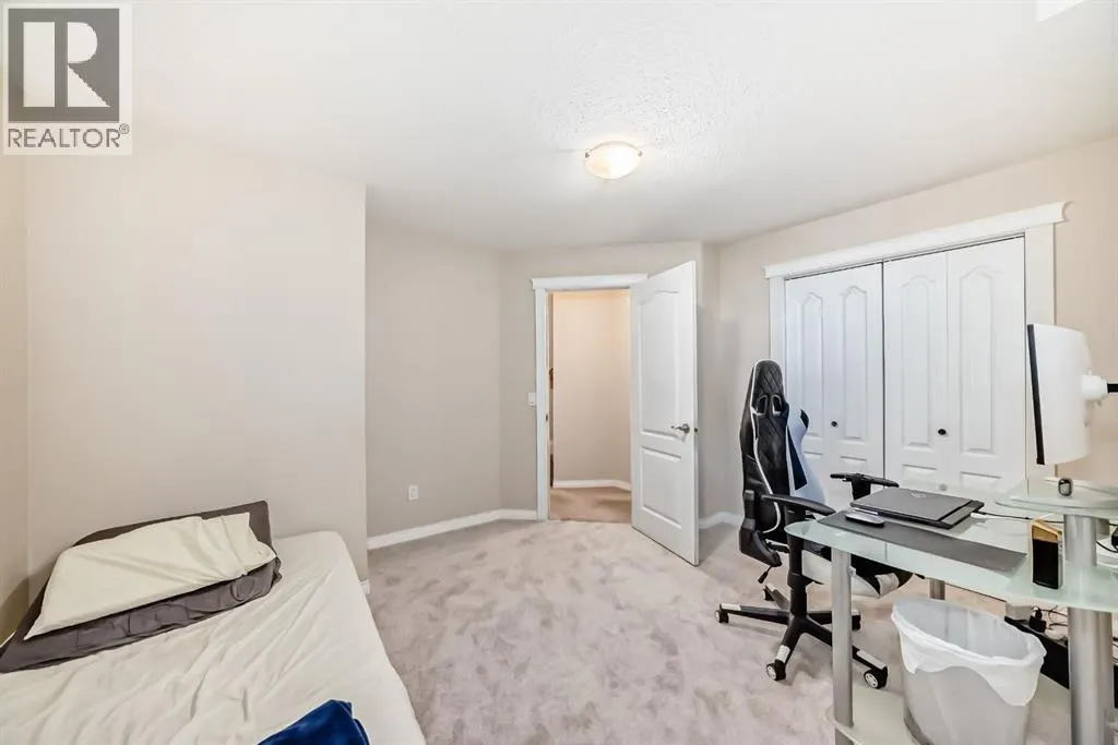 42 West Cedar Point SW