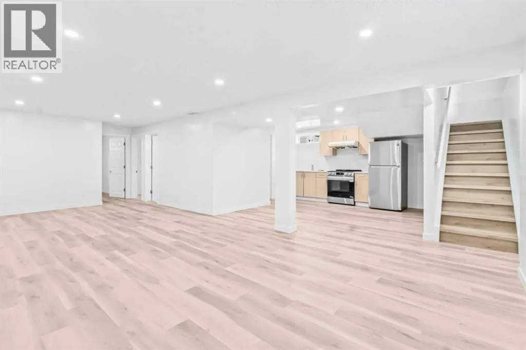 16 Marwood Circle NE