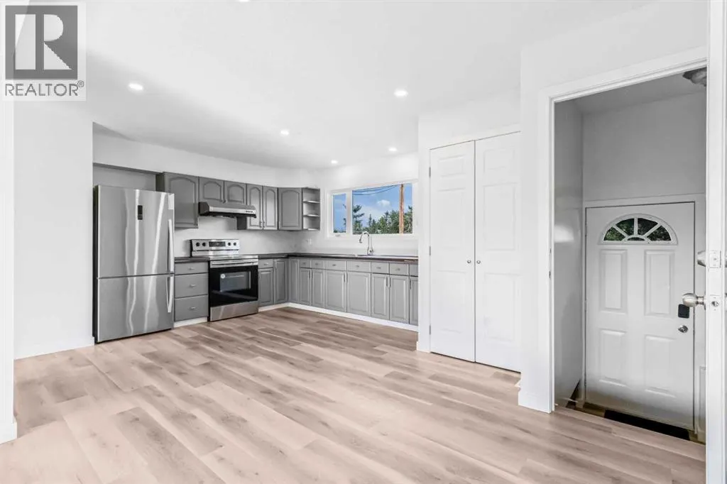 16 Marwood Circle NE