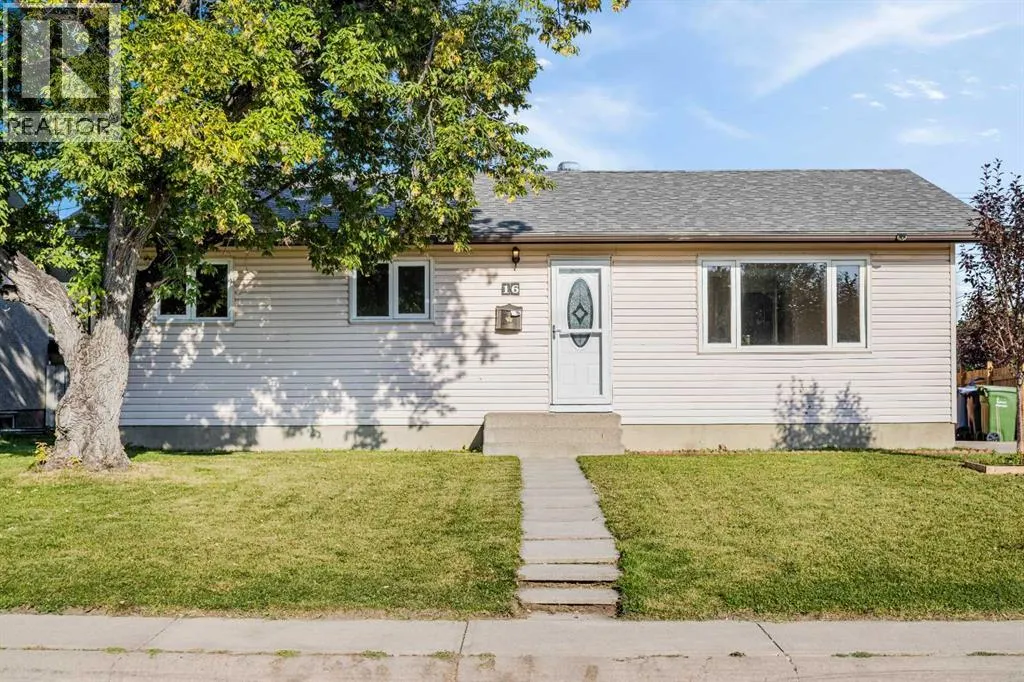 16 Marwood Circle NE