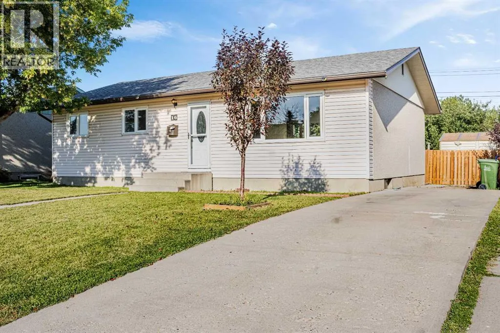 16 Marwood Circle NE