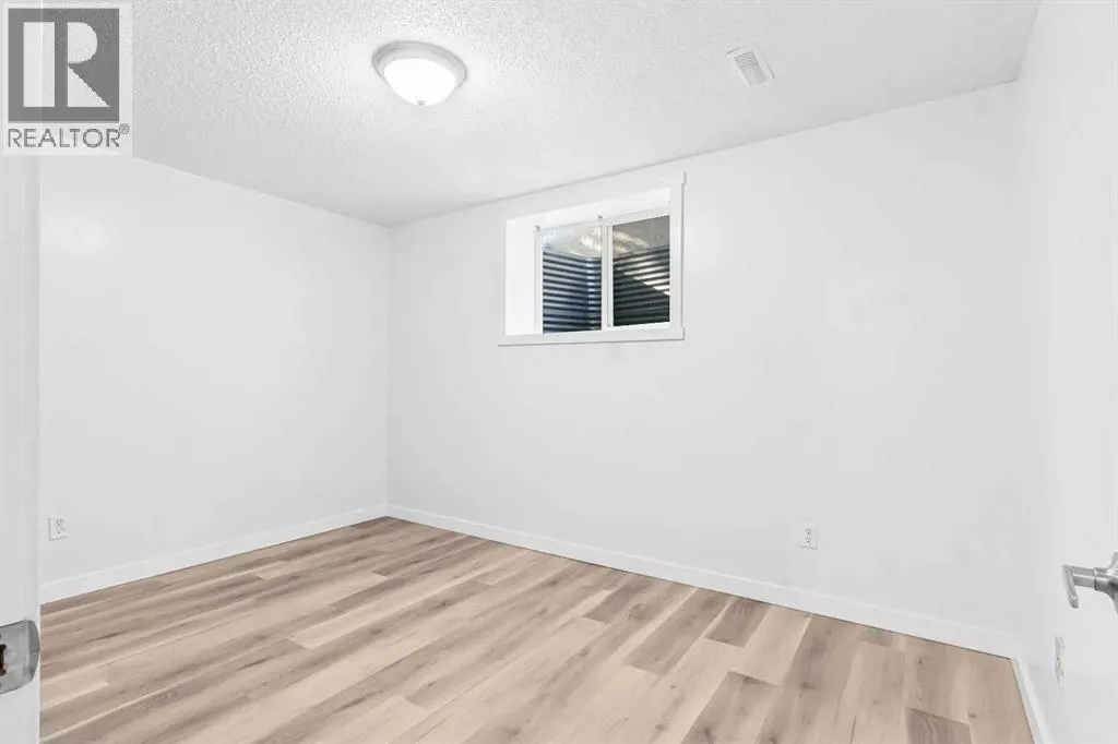16 Marwood Circle NE
