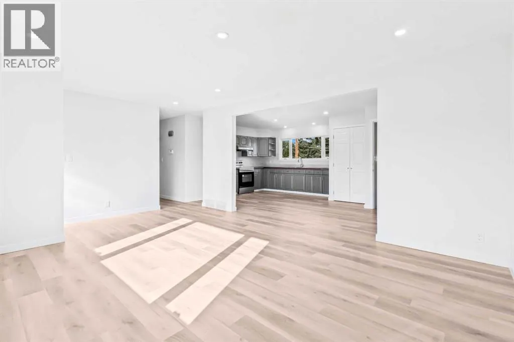 16 Marwood Circle NE