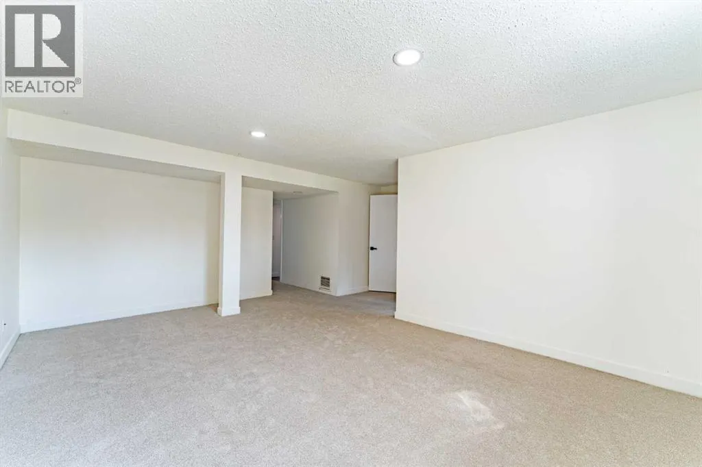 344 Templeview Drive NE