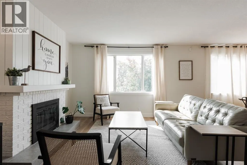 213 Ermine Crescent