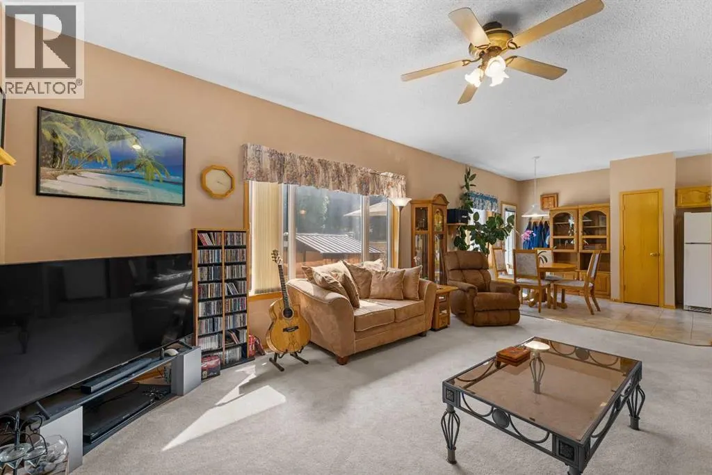 228 Douglas Ridge Close SE