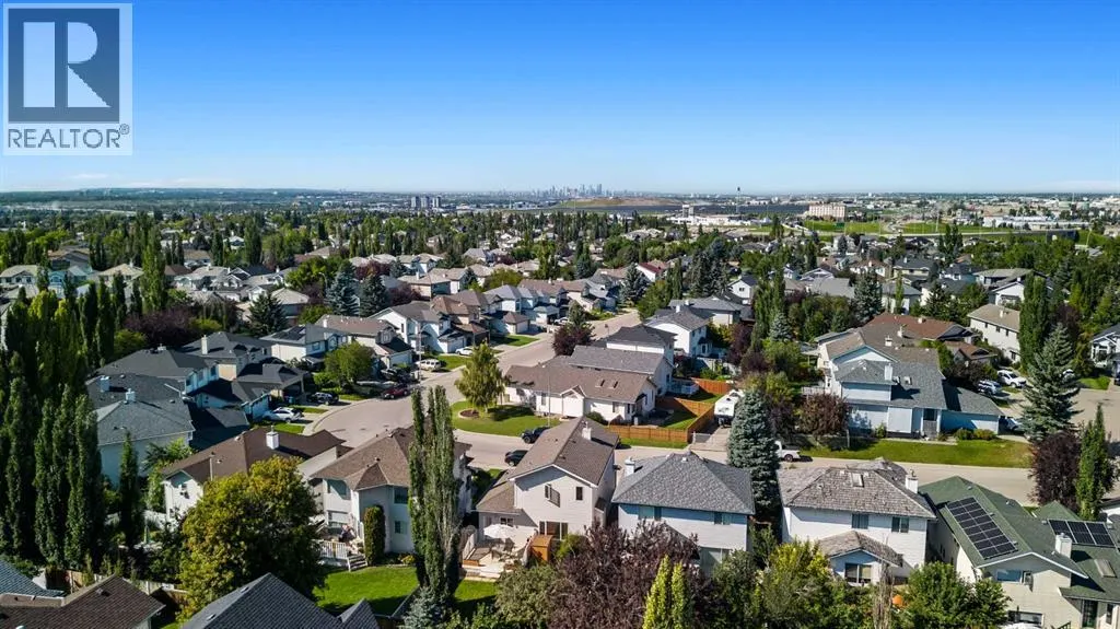 228 Douglas Ridge Close SE