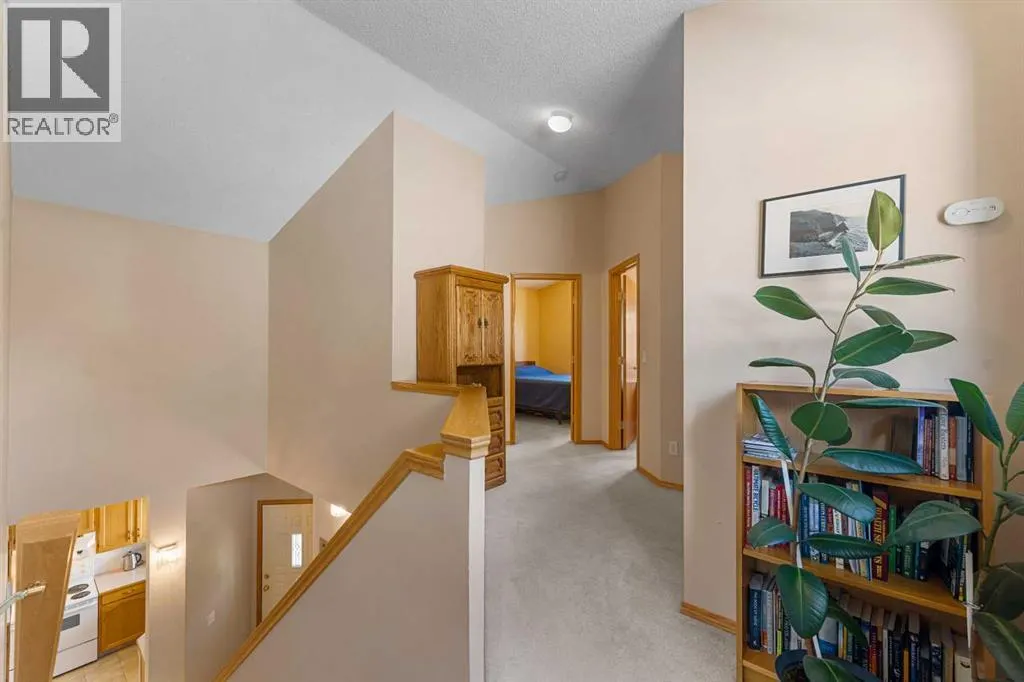 228 Douglas Ridge Close SE