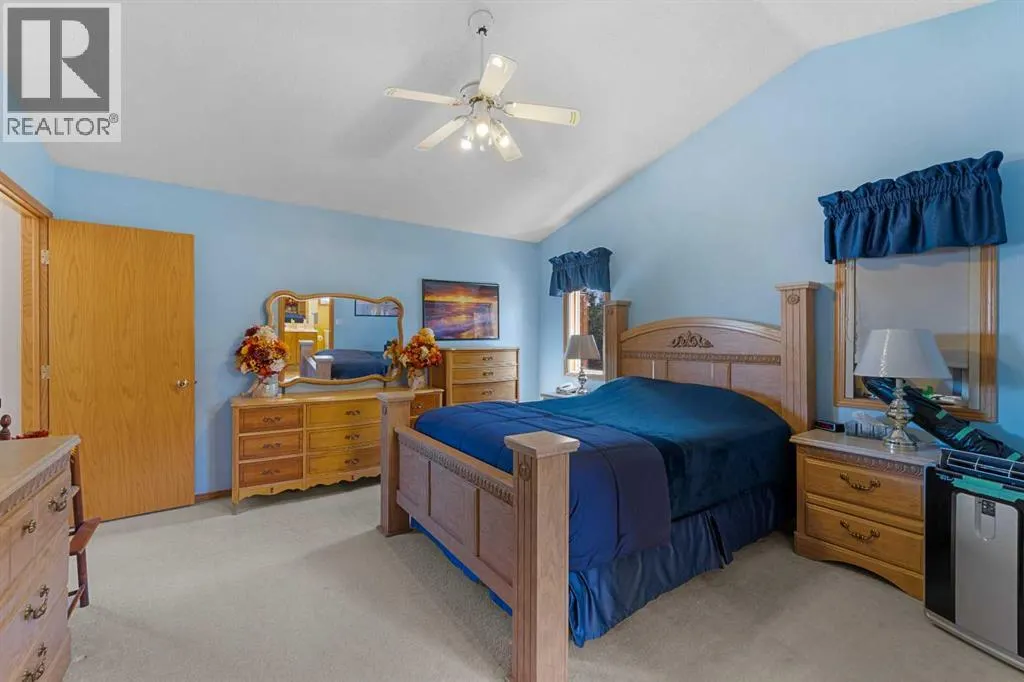 228 Douglas Ridge Close SE