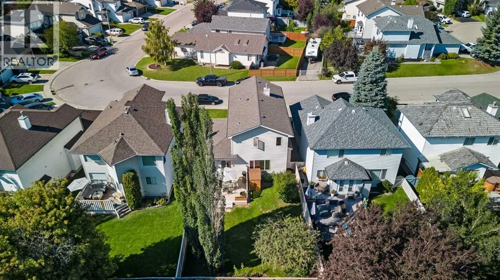 228 Douglas Ridge Close SE