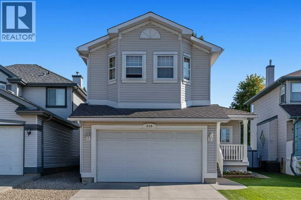 228 Douglas Ridge Close SE