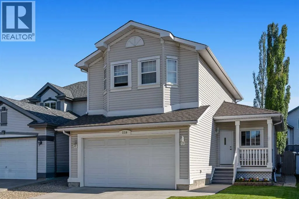 228 Douglas Ridge Close SE