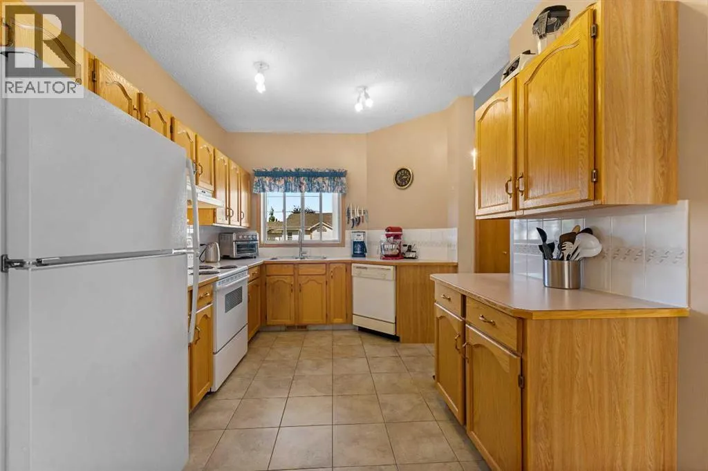 228 Douglas Ridge Close SE