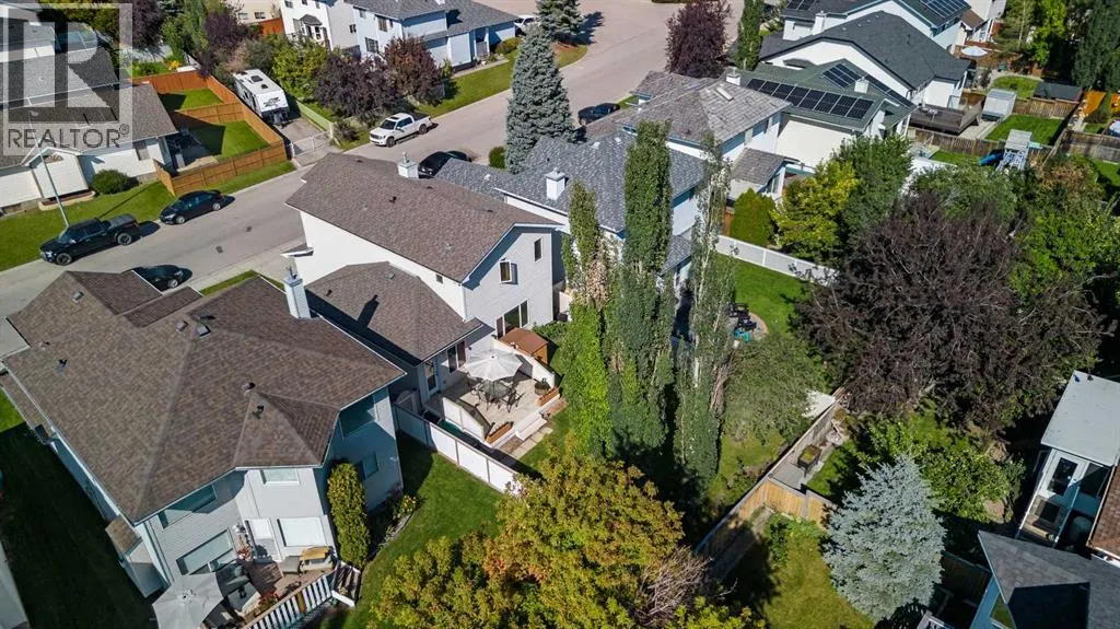 228 Douglas Ridge Close SE