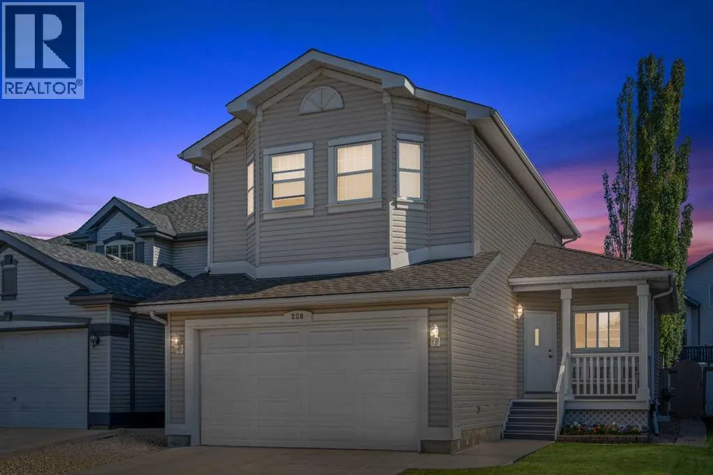 228 Douglas Ridge Close SE