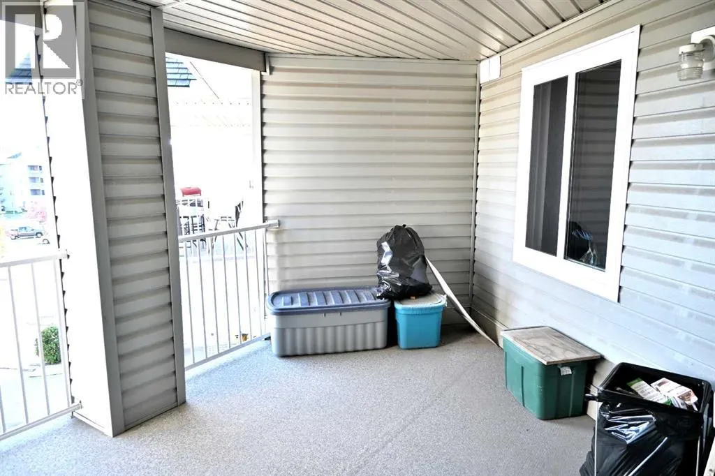1408A, 604 8 Street SW