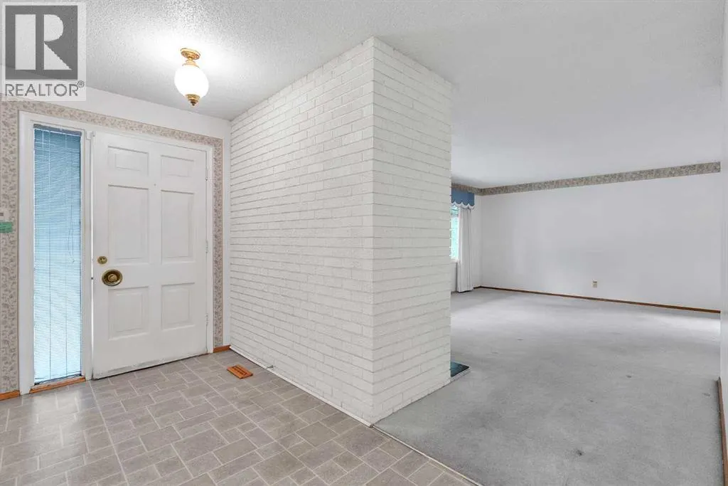 10732 Maplebend Drive SE