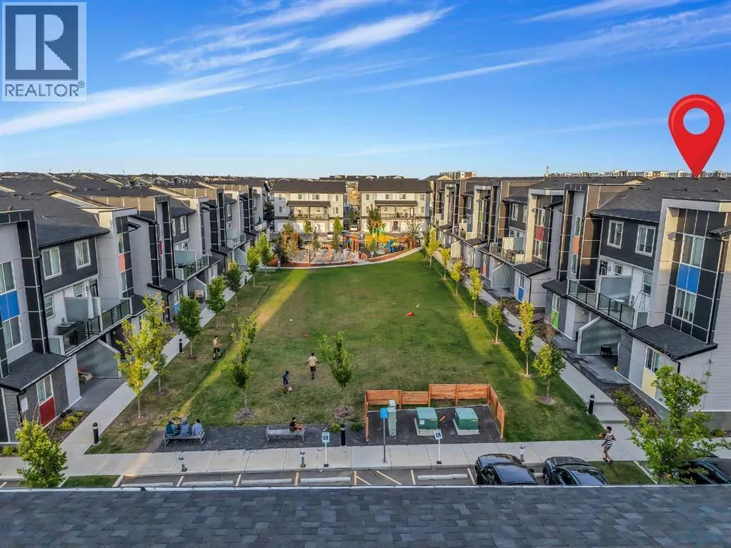 203, 140 Redstone Walk NE