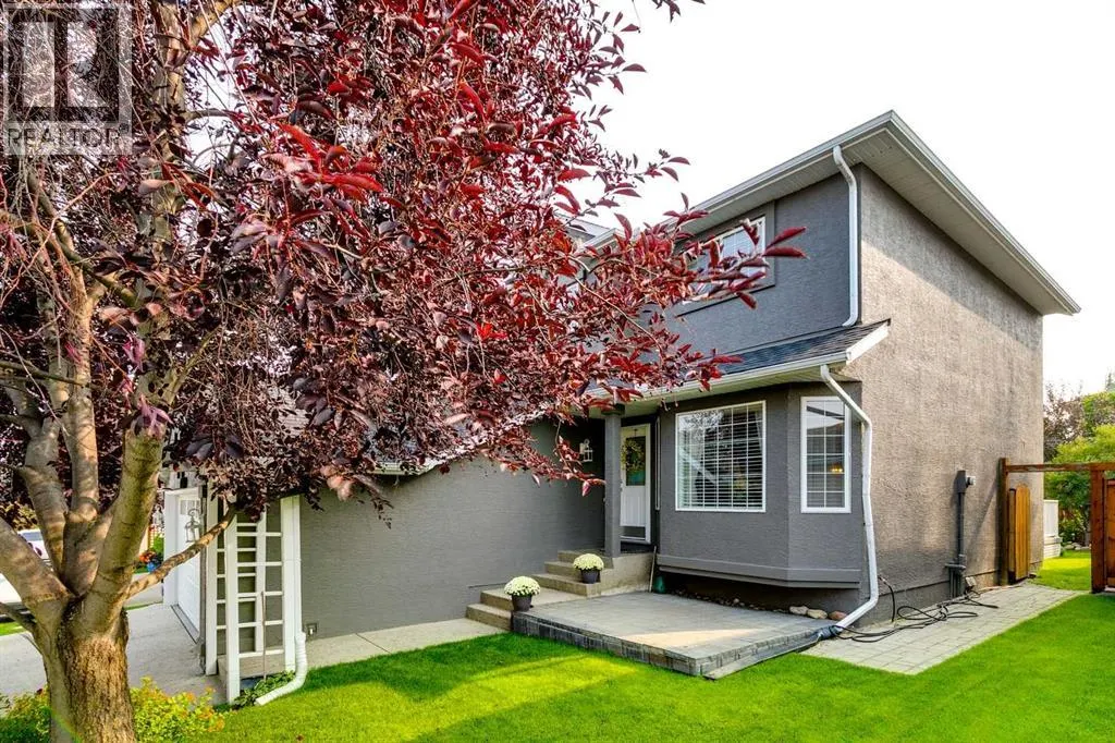 274 Mt Assiniboine Place SE