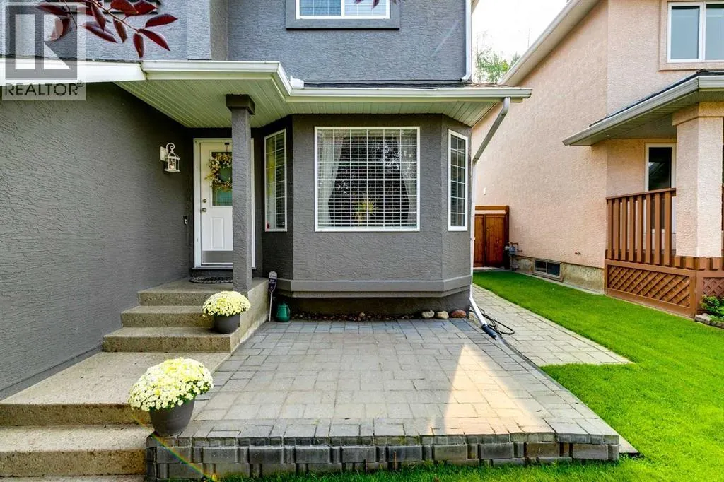 274 Mt Assiniboine Place SE